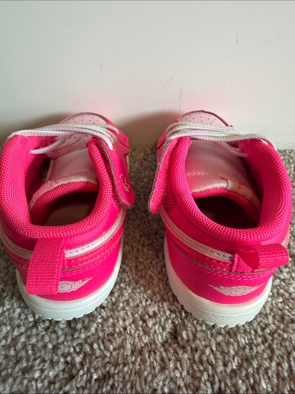 Jordan Nike Girls Easy On Snap Closure Sneakers Sz 8 - Picture 5 of 7